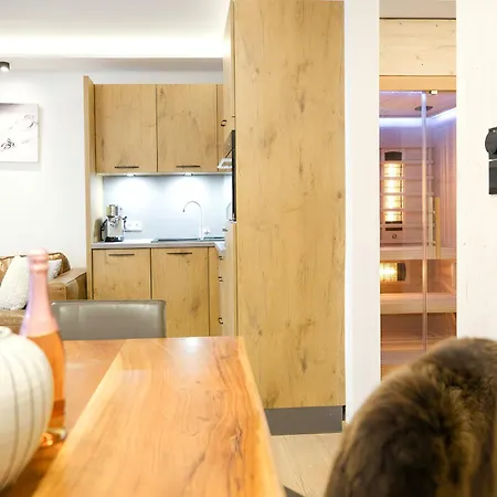 アパート Nava Place Premium Alpine In - Private Sauna, Peaceful Location, Near Glacier & Wifi カプルーン