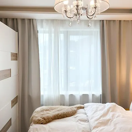 Nava Place Premium Alpine In - Private Sauna, Peaceful Location, Near Glacier & Wifi *