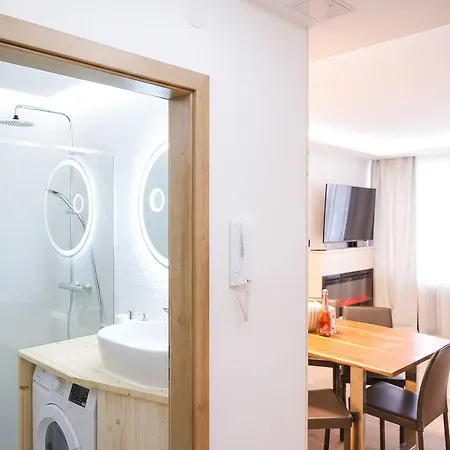 Nava Place Premium Alpine In - Private Sauna, Peaceful Location, Near Glacier & Wifi アパート *