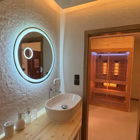 Nava Place Premium Alpine In - Private Sauna, Peaceful Location, Near Glacier & Wifi アパート