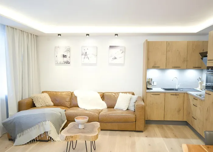 Nava Place Premium Alpine In - Private Sauna, Peaceful Location, Near Glacier & Wifi