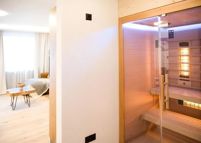 Nava Place Premium Alpine In - Private Sauna, Peaceful Location, Near Glacier & Wifi 아파트 카프룬